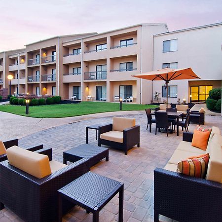 Courtyard By Marriott Huntsville University Drive Exterior foto